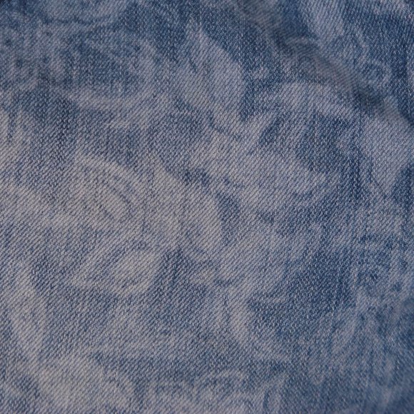 Old Navy Leaf Print Denim Shorts - Picture 3 of 3